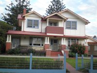 P5040151  House in Lorne Town Centre.