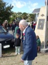 04250032 * One of the older RSA members at the war memorial, Anzac day march in Russell, Anzac Day 2005. * 1680 x 2240 * (842KB)